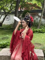 -一揽芳华汉服旗袍体验馆(拙政园店)