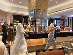 -亚龙湾希尔顿自助餐厅·海鲜·烧烤·沙滩BBQ·现场乐队