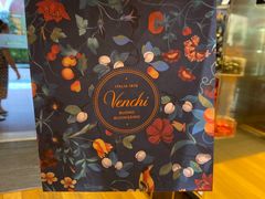 -VENCHI 闻绮(上海佛罗伦萨小镇店)