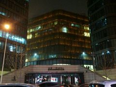 后面外观-北京喜剧院