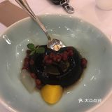 唐宫的午餐套餐来了还是很划算的，这个小兔子真的很好看