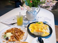 -洪小鹏生活美学馆(领SHOW天地店)