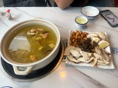 -蘑统田下·野生菌火锅