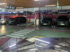 -中庚漫游城停车场