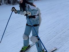 -亚布力新体委滑雪场