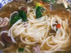 -邱芳粉店(迎宾大道旗舰店)