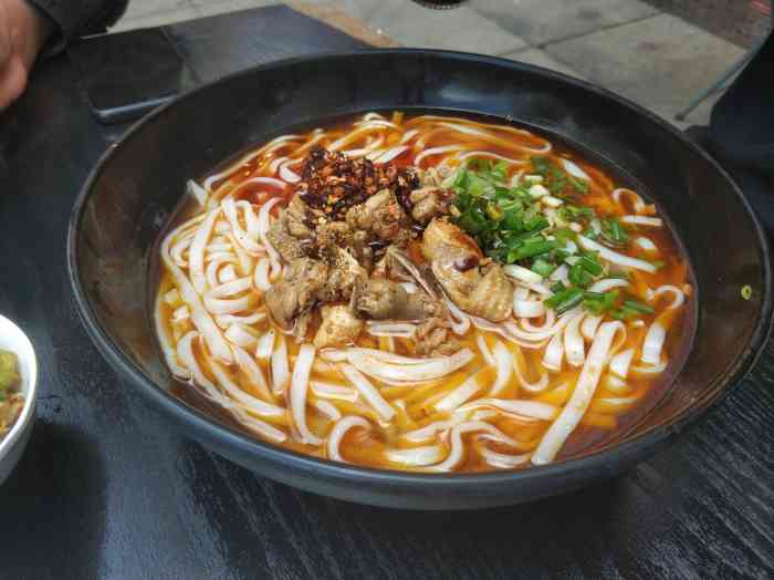 王妈妈辣鸡粉(十店)-"每次路过基本都要吃一碗辣鸡面,他们家还有.
