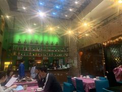 -香巴拉云南餐厅(华莱坞店)