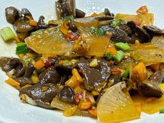 酸萝卜炒牛肝菌-时间仓(月湖公园店)