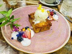 -FLOVIE FLORIST CAFE