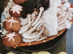 -湊湊火锅·茶憩(打浦桥日月光店)