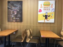 大堂-华莱士·全鸡汉堡(大东海店)