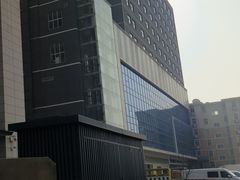 -西安大雁塔科技大学地铁站亚朵酒店