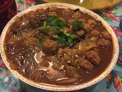 老家榛蘑炖肉丸-闯关东东北农家菜(崂山石老人店)