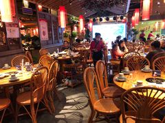 大堂-野山舂·贵州现舂酸汤火锅(鸿通城店)