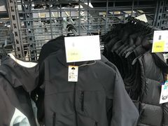 -迪卡侬(苗岭路店)