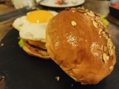 -HIGH FIVE哈福手工汉堡(桂林路店)