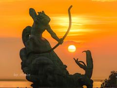 -巴陵广场