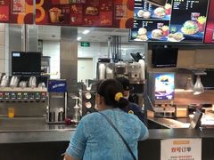 -麦当劳(轻轨曹杨路店)