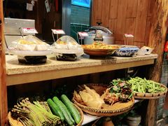 -野山舂·贵州现舂酸汤火锅(鸿通城店)