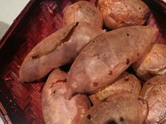 -帅巴人舅母子腊蹄民俗村