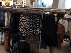 -H&M(鹏欣水游城店)