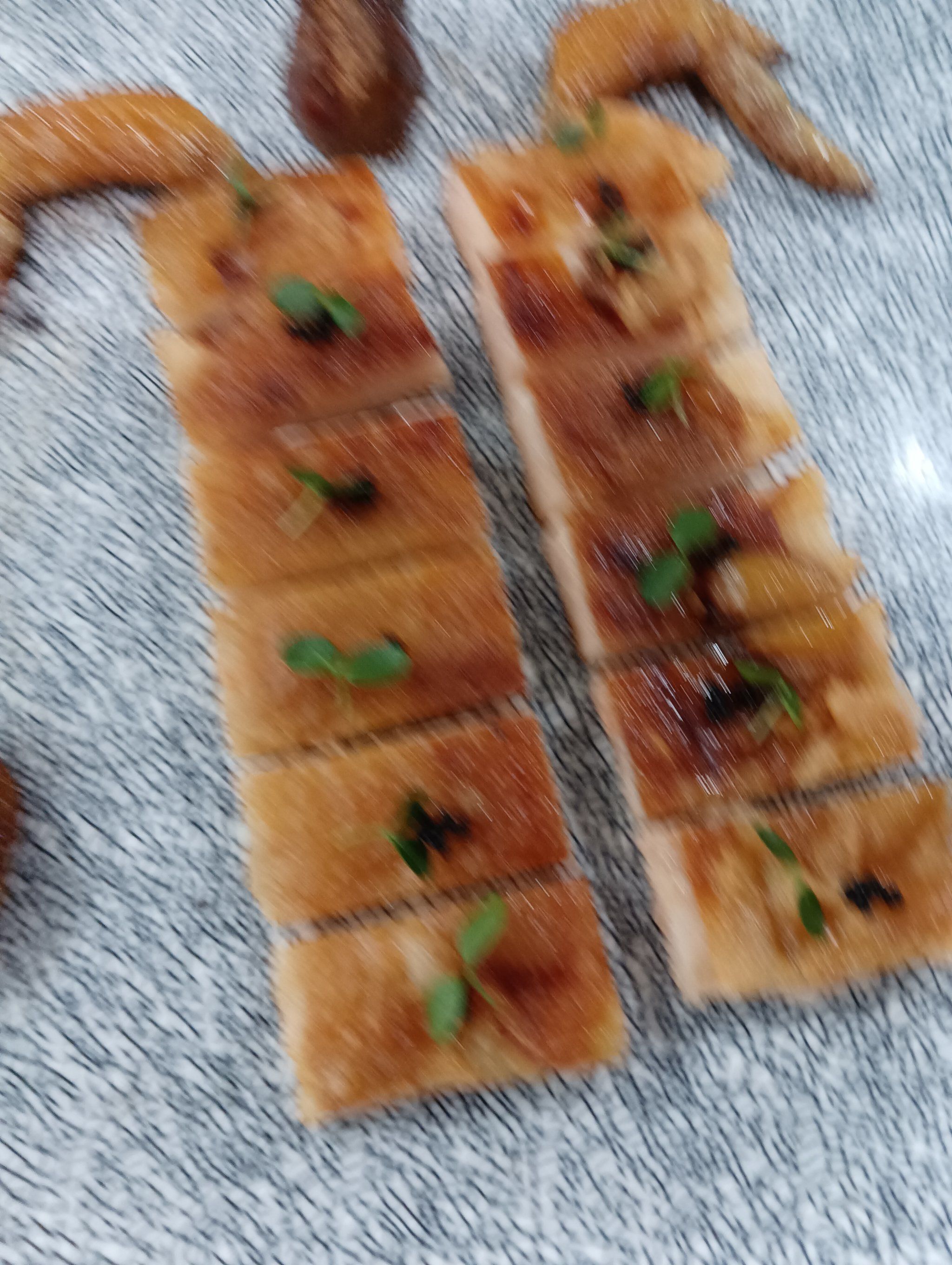 院里的江南百花鸡作为广东省的传统名菜,其