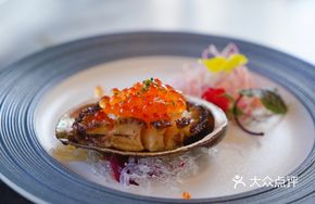 Iron Plate Grilled Four-Head Abalone