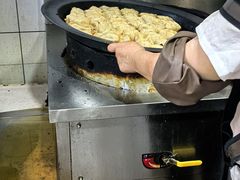 -黄阿姨锅贴大王(万航渡路店)