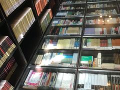 -钟书阁(松江泰晤士小镇店)