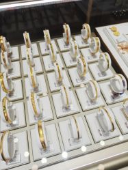 -六福珠寶(巴黎春天五角场店)