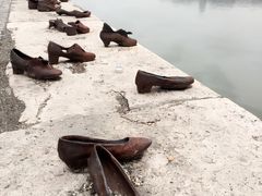 -多瑙河畔鞋履雕塑