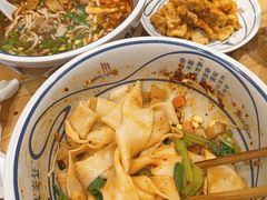 -陇上秦轩西安biangbiang面(朝龙汇店)