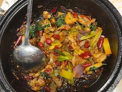 馋嘴牛蛙-街角等你.大连海鲜烧烤.经典铁板海鲜串(西安路店)