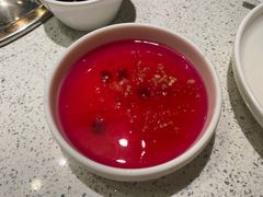 鲜火龙果冰粉-老佛爷铜炉蛙锅(海岸城店)