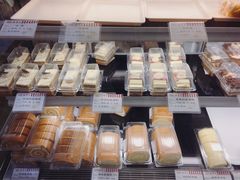 -红宝石·鲜奶小方·海派西点房(南丹店)