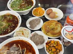 -牛一嘴·兰州牛肉面·大盘鸡(财富中心店)