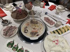 -三人行骨头王火锅(长寿店)