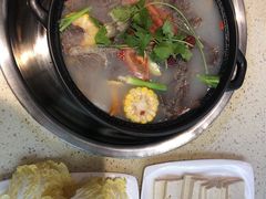 山菌牛肉汤锅-九寨沟特色牦牛肉汤锅