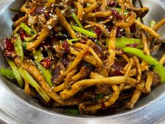 干煸茶树菇-老苏扬饭店