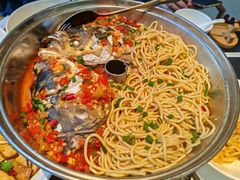 -鱼鲜饭香·招牌汽锅剁椒鱼头王
