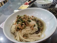 开洋葱油拌面-裕兴记•蟹黄面馆(人民广场店)