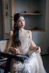-曼青婚纱礼服馆