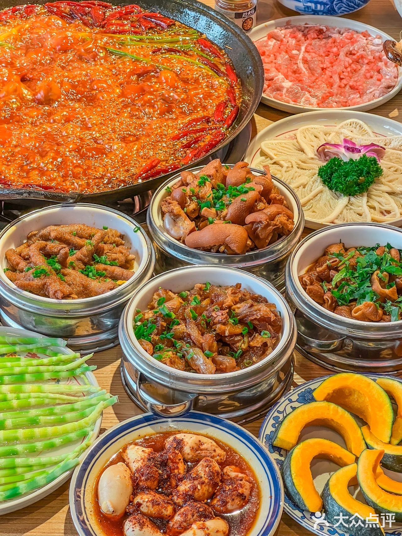 杭州！！！终于也有了！！！座⽆虚席