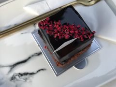 -UNI UNI(环亚凯瑟琳店)