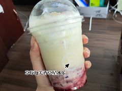 草莓泡芙香草星冰乐-BREAD'N福来天蛋糕·咖啡(统一路店)