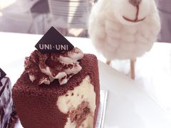 小布朗-UNI UNI(环亚凯瑟琳店)