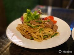 香蒜白酒露荀日本和牛粒燴扁意粉-layback cafe & bar