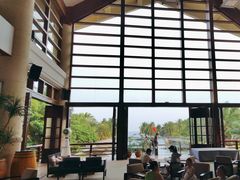 -亚龙湾喜来登·美景台大堂吧