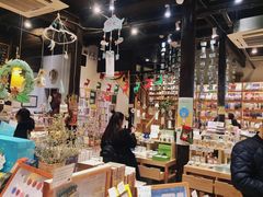 -猫的天空之城概念书店(杭州南宋御街店)